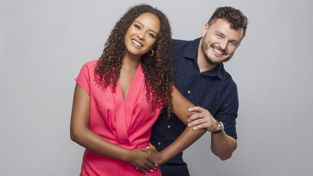 Víkendová Snídaně - moderátoři - Rebecca Diatilová a Roman Staša