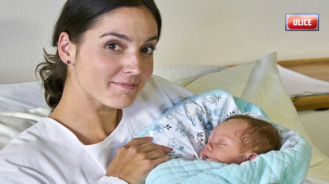 Ulice - Markéta Stehlíková coby novopečená maminka Karla