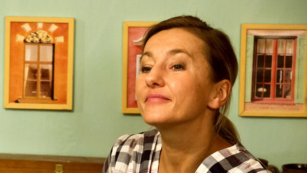 Seriál Ulice: ep. 2498 - Eva Toužimská zaskočí Anču svým zákazem kontaktu s Emou