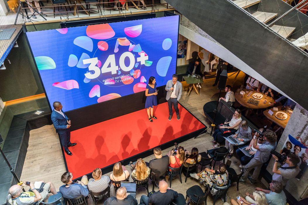 Tiskov† konference Nova_20220811_039