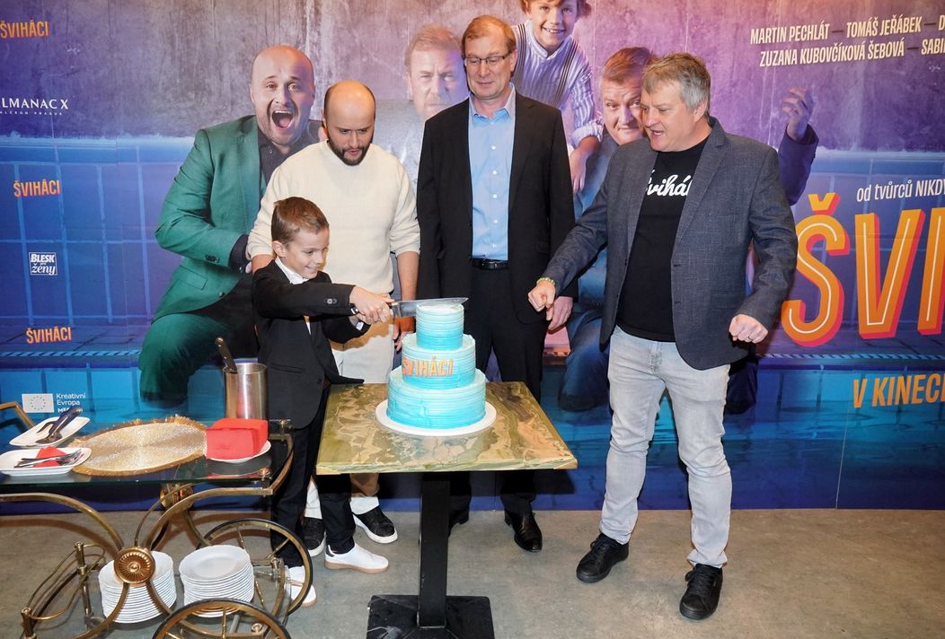 Nejmladší z herecké party Emanuel Bugala se stal oficiálním čtvrtým Švihákem