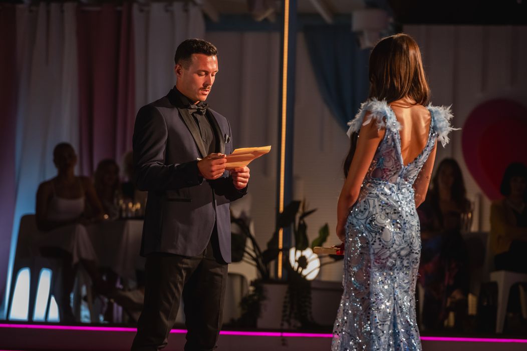 Love Island - čtení dopisů