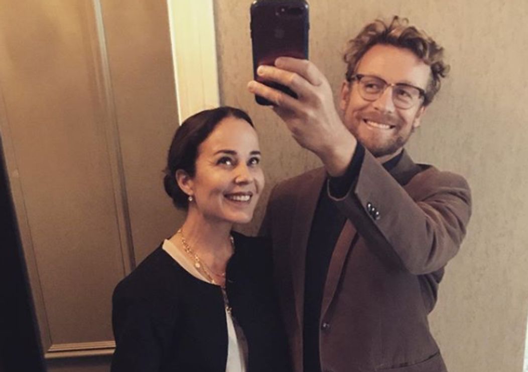 Simon Baker s manželkou