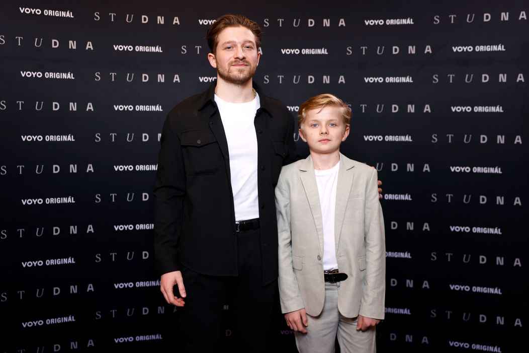 Filip Červenka a Jakub Jenčík na premiéře Studny v Lucerně