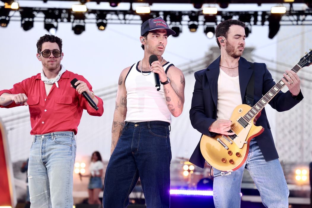 Nick Jonas, Joe Jonas, Kevin Jonas DNES