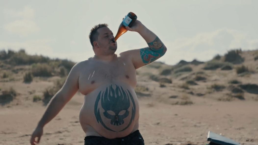 Libor má rád nezdravý životní styl. 