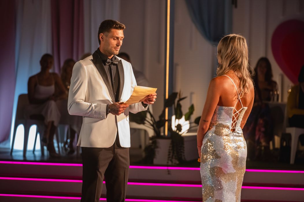 Love Island - čtení dopisů