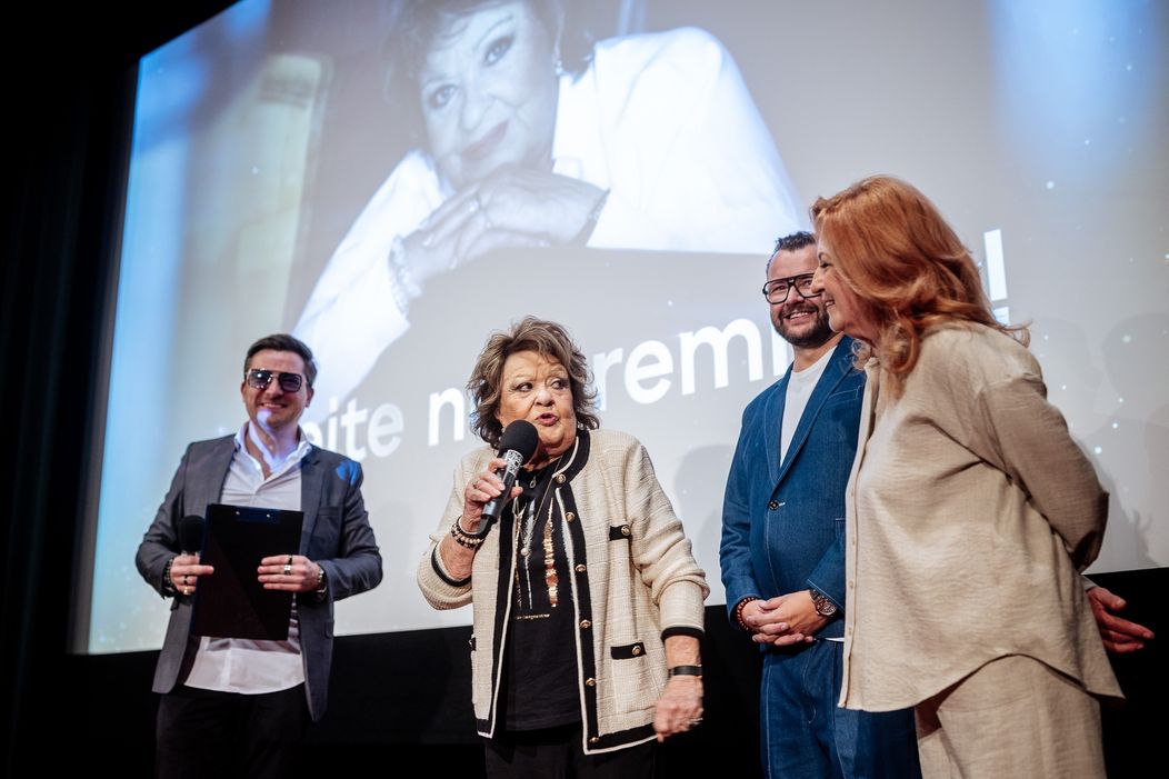 Jiřina Bohdalová přívítala hosty na premiéře dokumentu