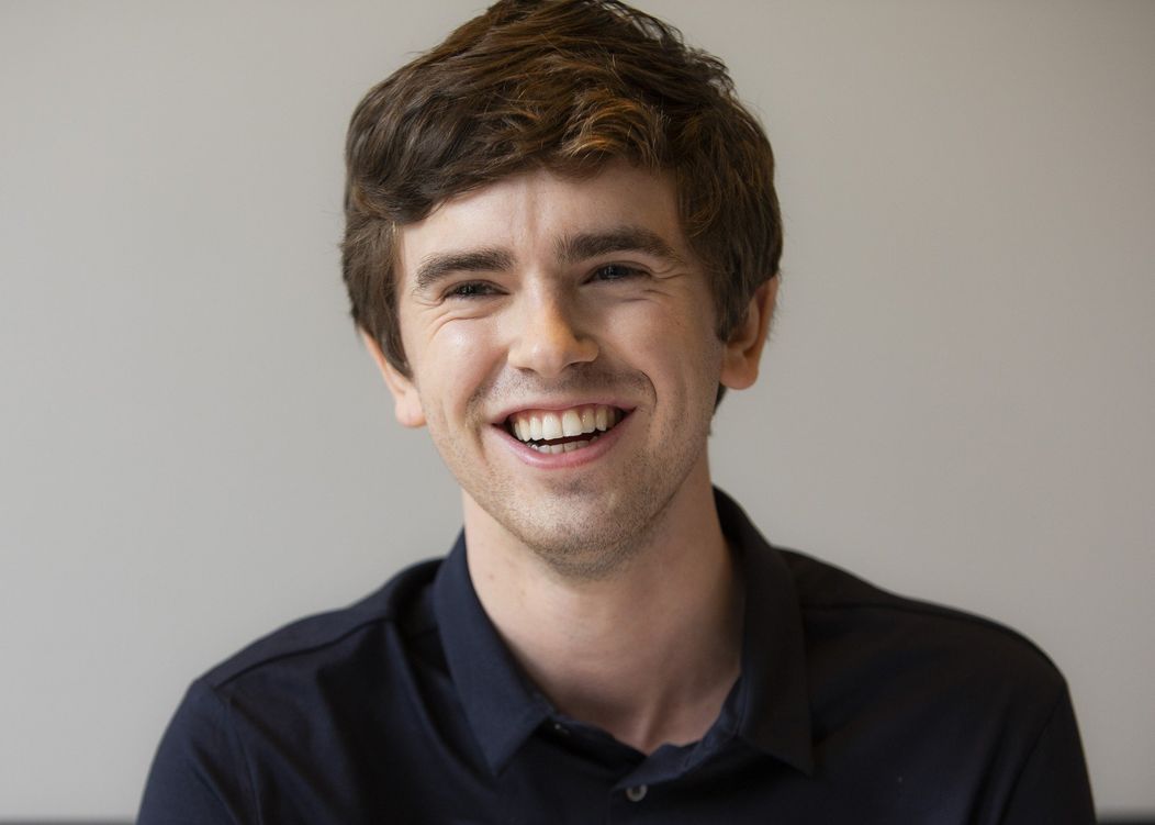Freddie Highmore z filmu Karlík a továrna na čokoládu - 18