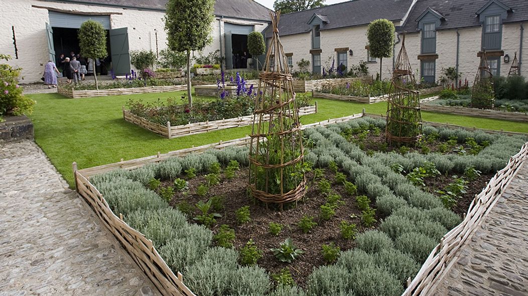 Fotogalerie Královské panství Llwynywermod TV Nova