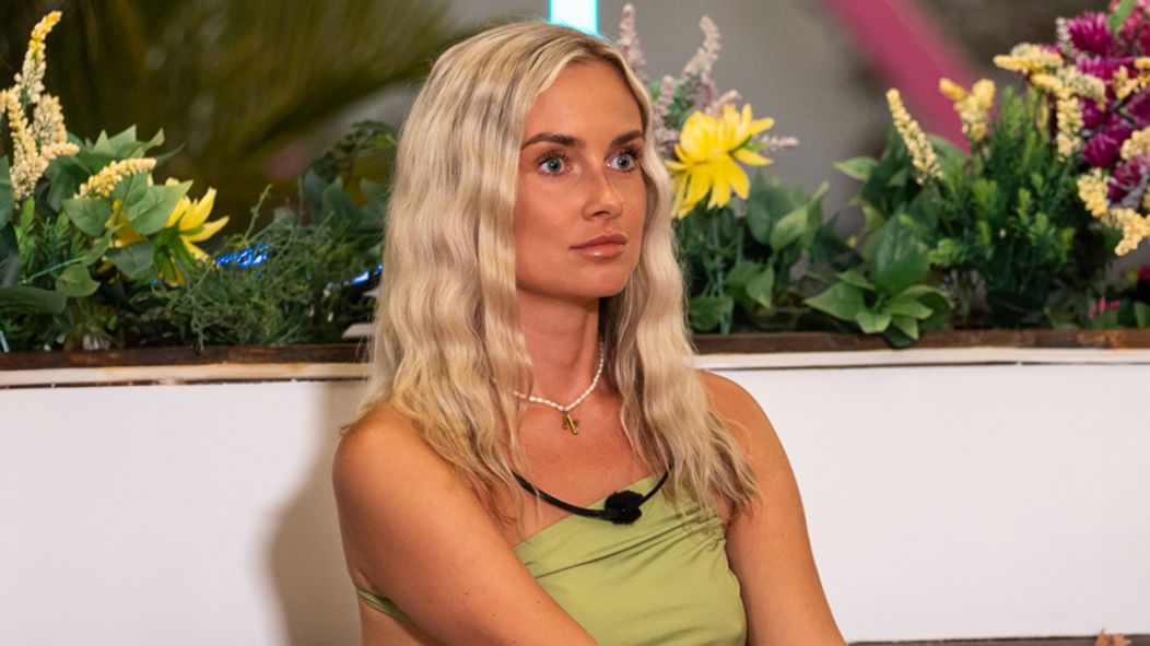 Love Island - Nikol opustila Love Island