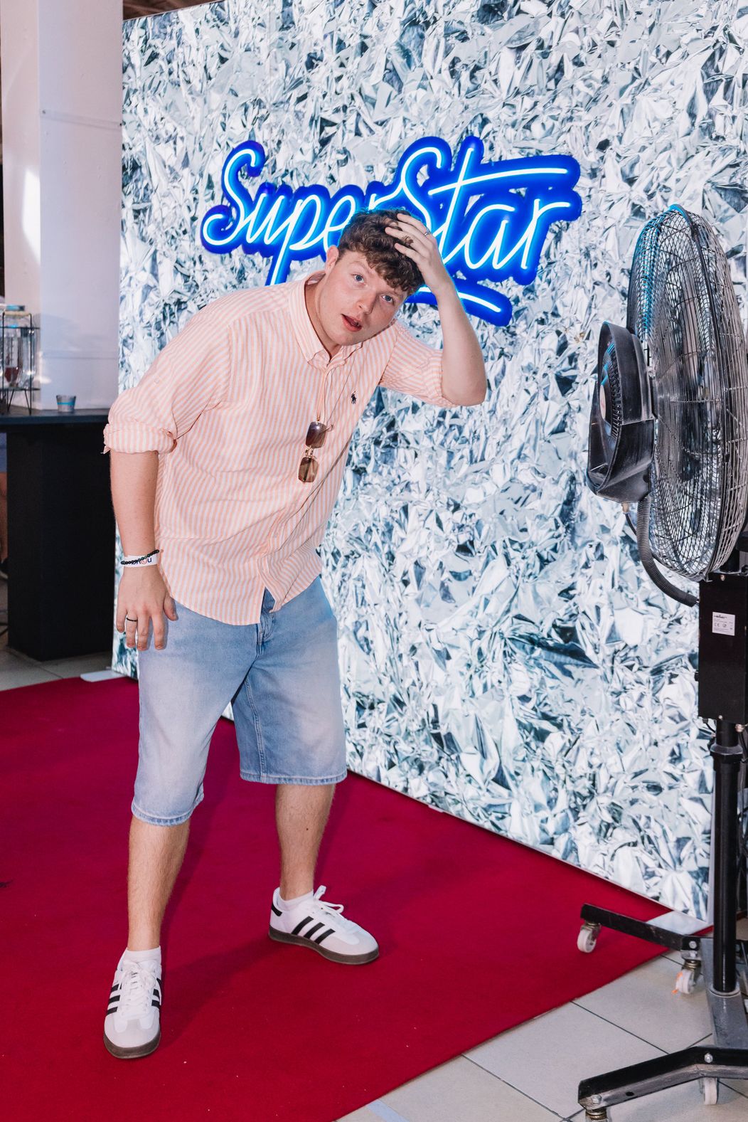 Petr Komínek u SuperStar stěny