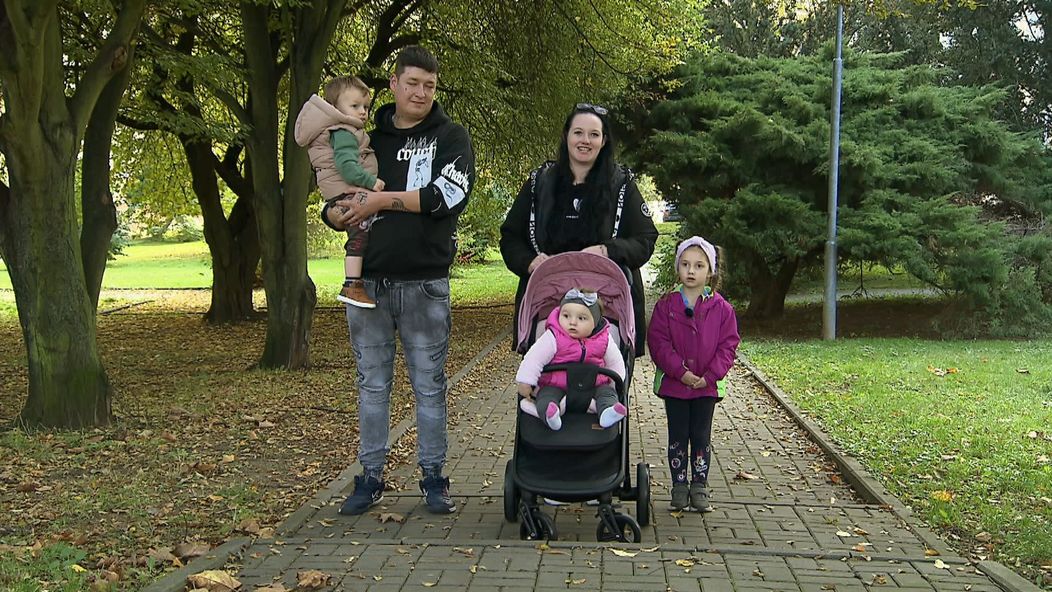 Druhá rodina žije v nájemním bytě 3+1 na sídlišti v Mostě. Jana (25 let) je na mateřské dovolené. 