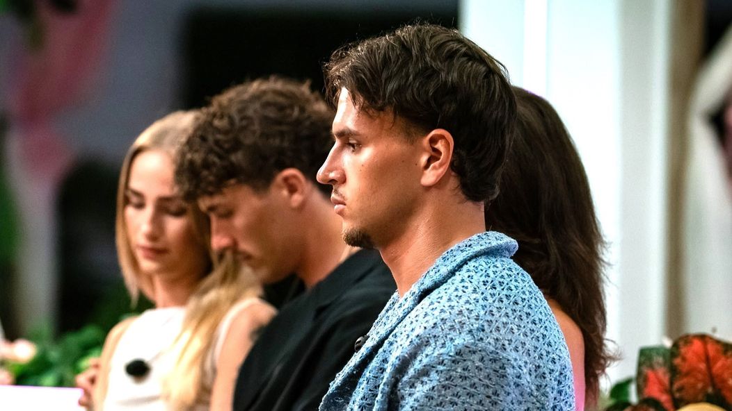 Love Island - Honzi  (cropped)