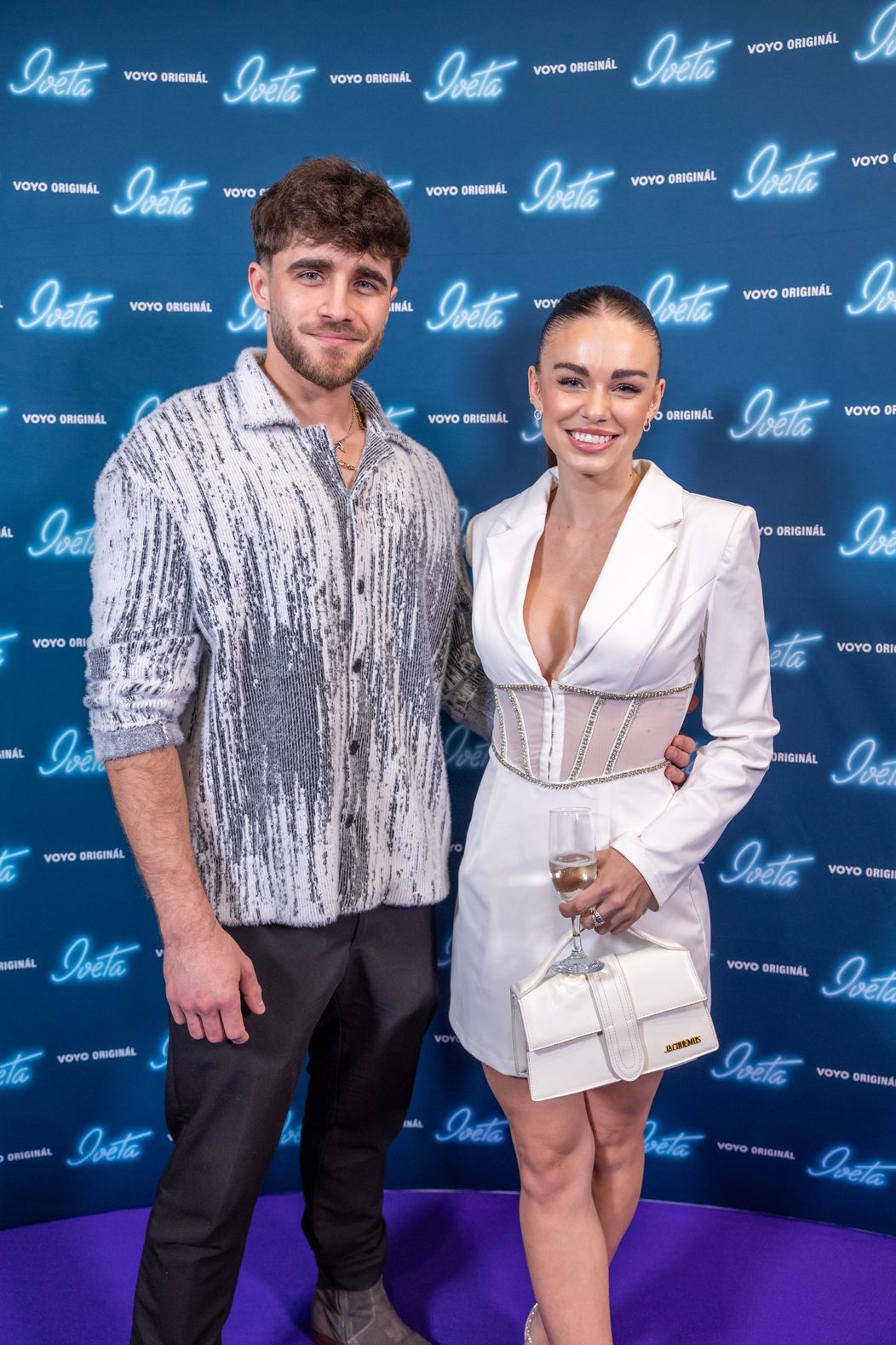 Lu a Petra z Love Islandu na premiéře Ivety
