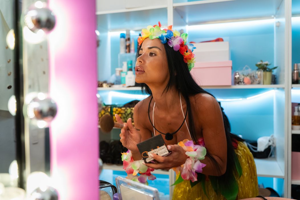 Love Island - Kerol tahiti party