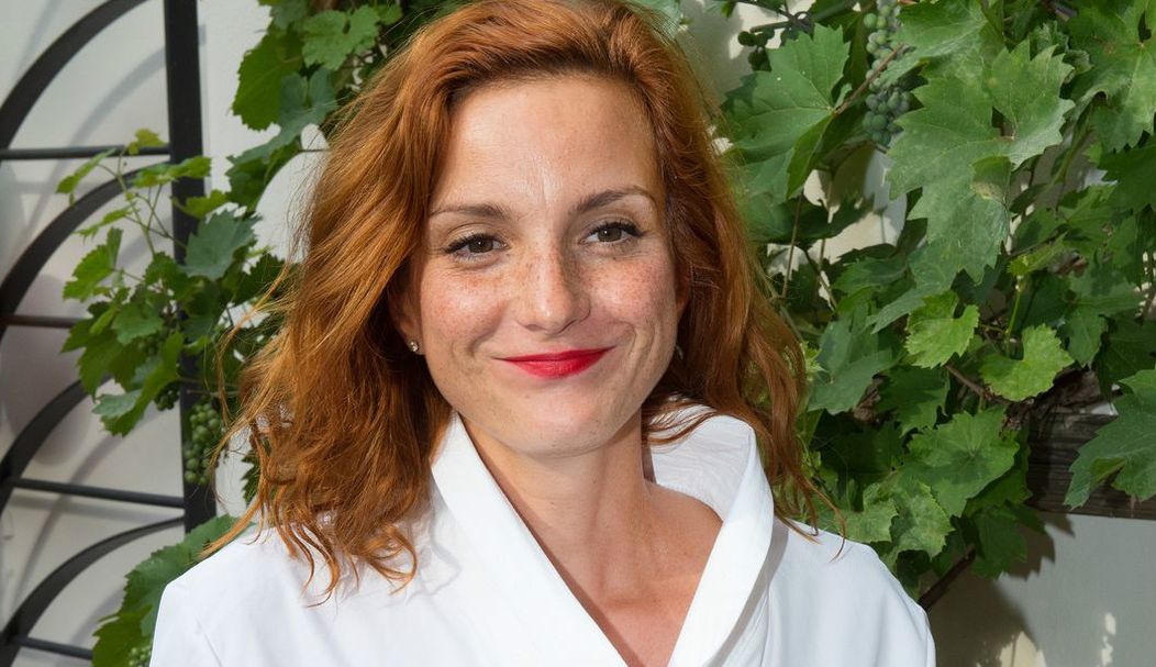 Míša Maurerová a její zajímavá sukně