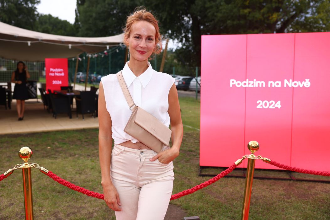 Barbora Murdová na červeném koberci