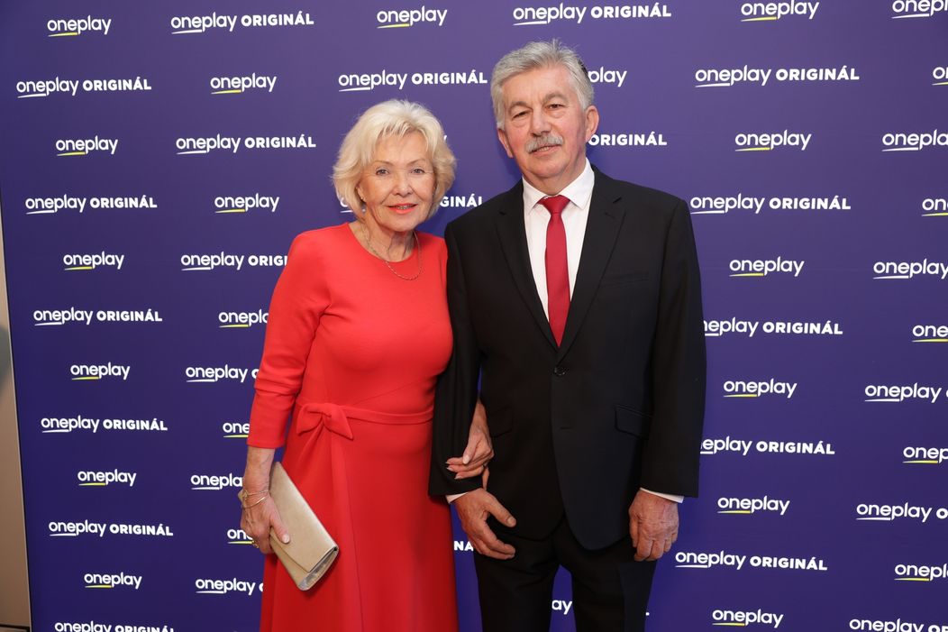Na premiéře nemohla chybět maminka Lenka Marešová s manželem Miroslavem