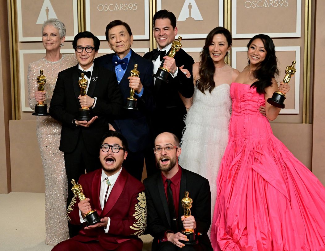 Jamie Lee Curtis, Ke Huy Quan, James Hong, Jonathan Wang, Michelle Yeoh, Stephanie Hsu, Daniel Kwan, Daniel Scheinert