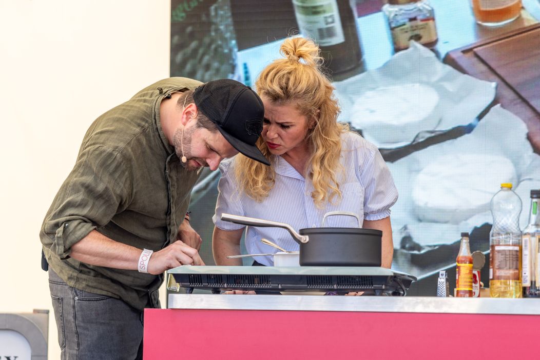 Na Dni s Novou vařili Jan Albrecht a Martina Bartoňová z MasterChefa