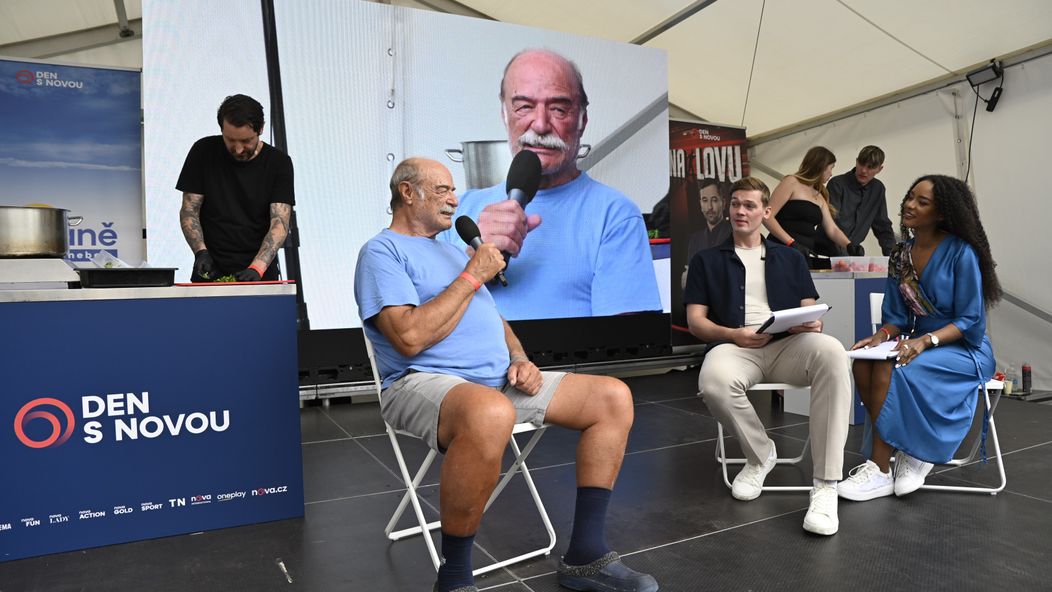 Pavel Nový, David Chmátal a Rebecca Diatilová na Dni s Novou v Klatovech