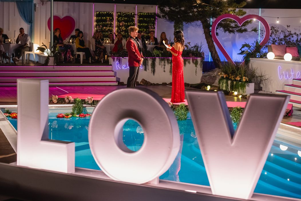 Love Island - čtení dopisů