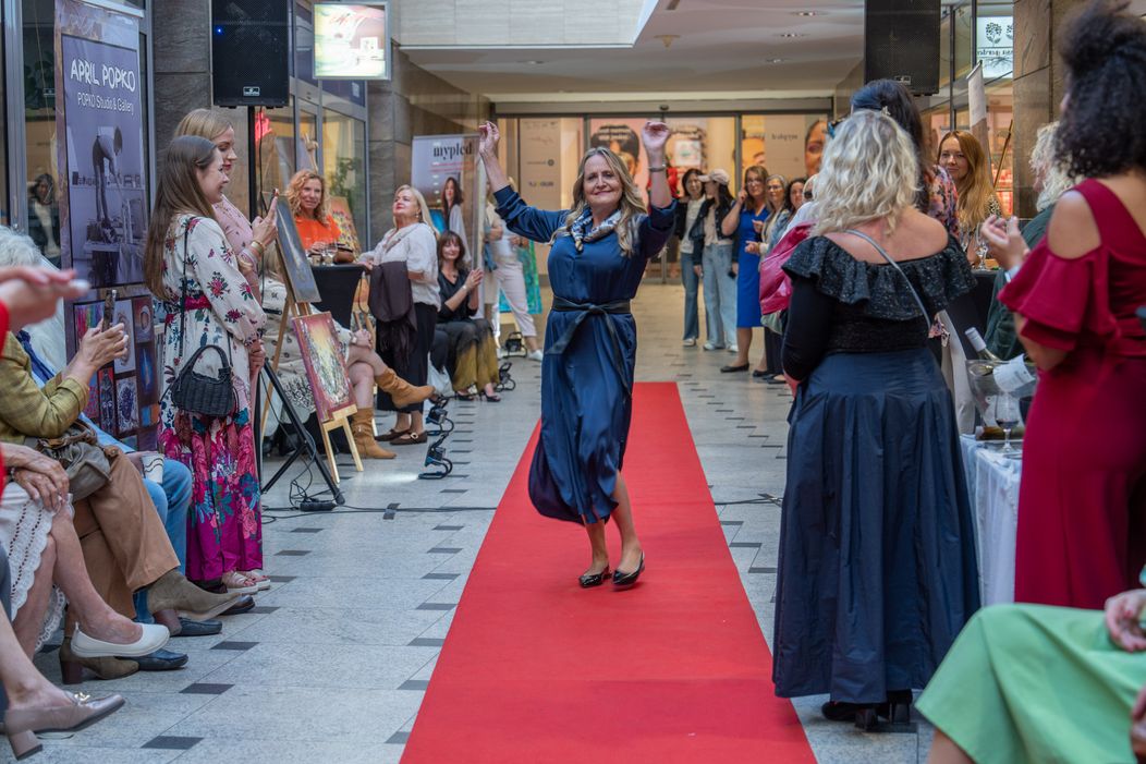 Herečka Regina Řandová si podní přehlídku užívala