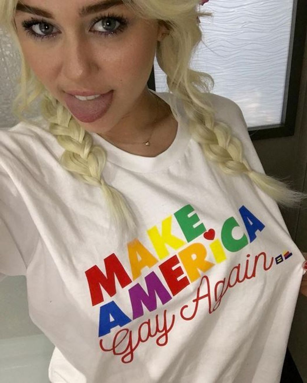 Miley Cyrus a Liam Hemsworth - 3