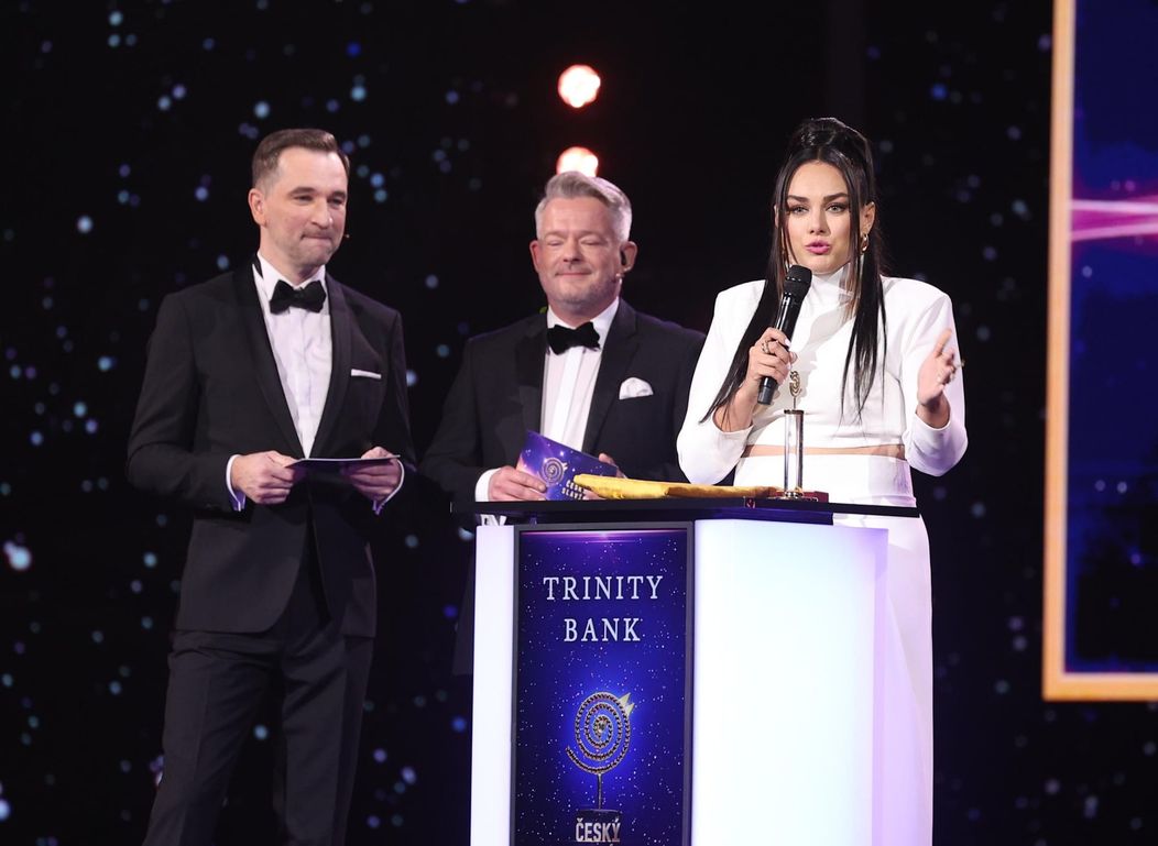 Český slavík 2023: Moderátoři Ondřej Sokol, Aleš Háma a Zpěvačka roku Ewa Farna