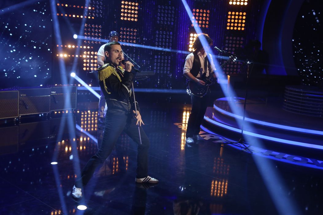 Fotogalerie GALERIE Freddie Mercury na podiu Chart Show TV Nova