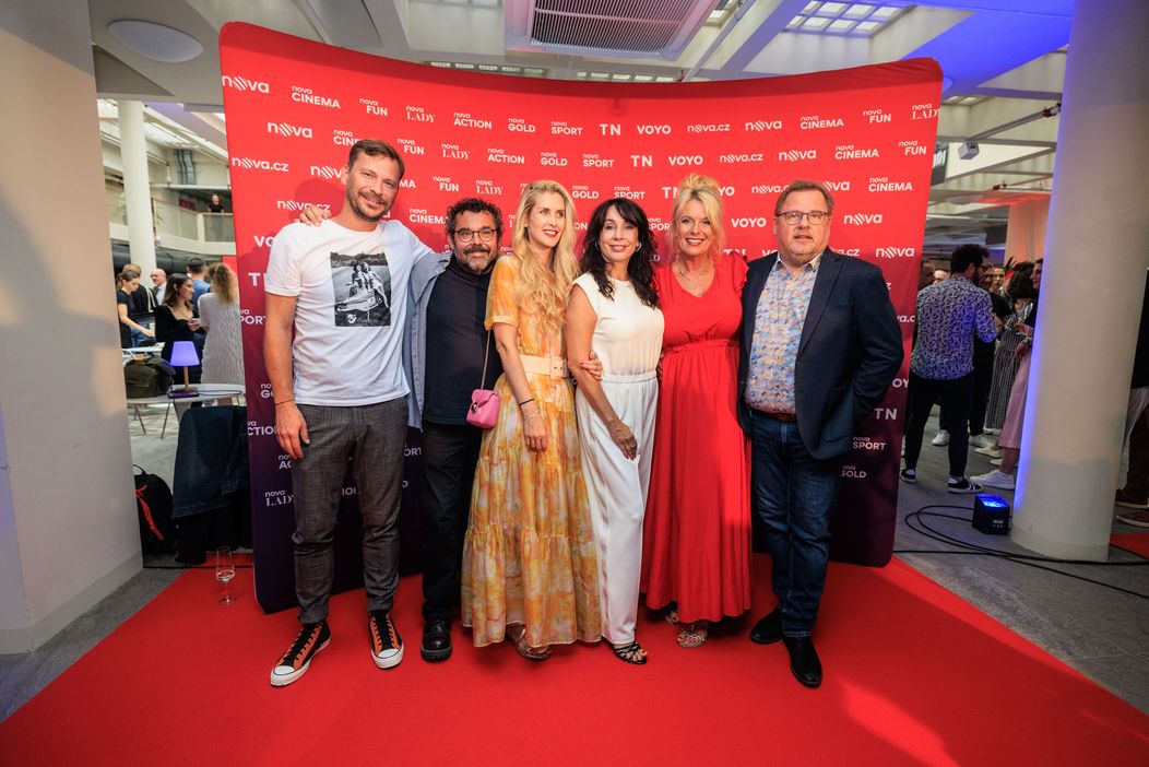 Tisková konference TV NOVA: Herci ze seriálu Co ste hasiči