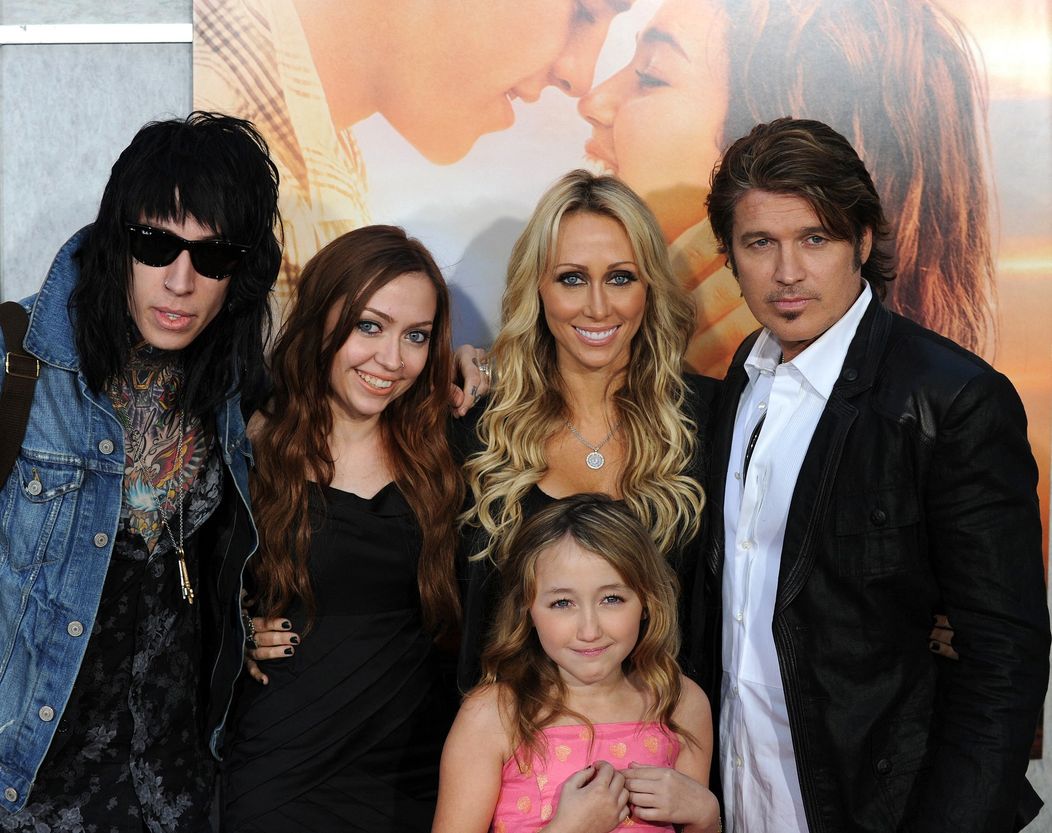 Trace Cyrus, Brandi Cyrus, Noah Cyrus, Tish Cyrus, Billy Ray Cyrus
