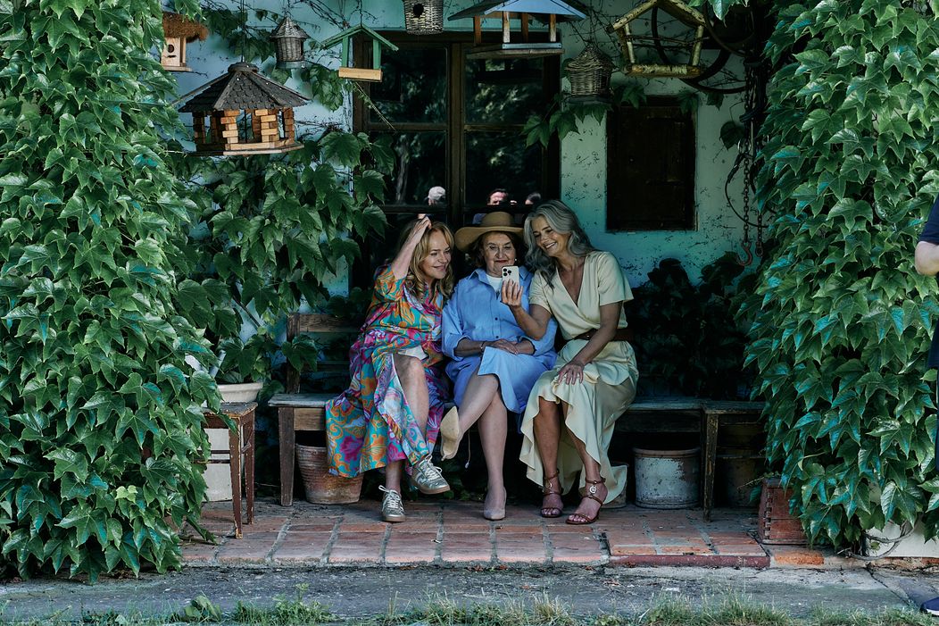 Bardotky - Dagmar Havlová Veškrnová, Eva Holubová a Pavlína Pořízková jako nejlepší kamarádky Meda, Iva a Valerie