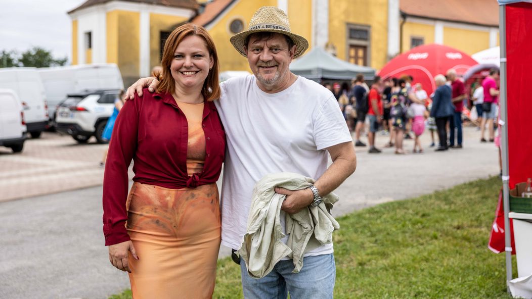 Petr Čtvrtníček a Kvízová dáma na Dni s Novou v Chlumu u Třeboně