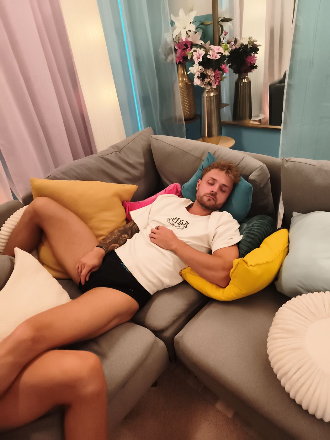 Love Island (3)