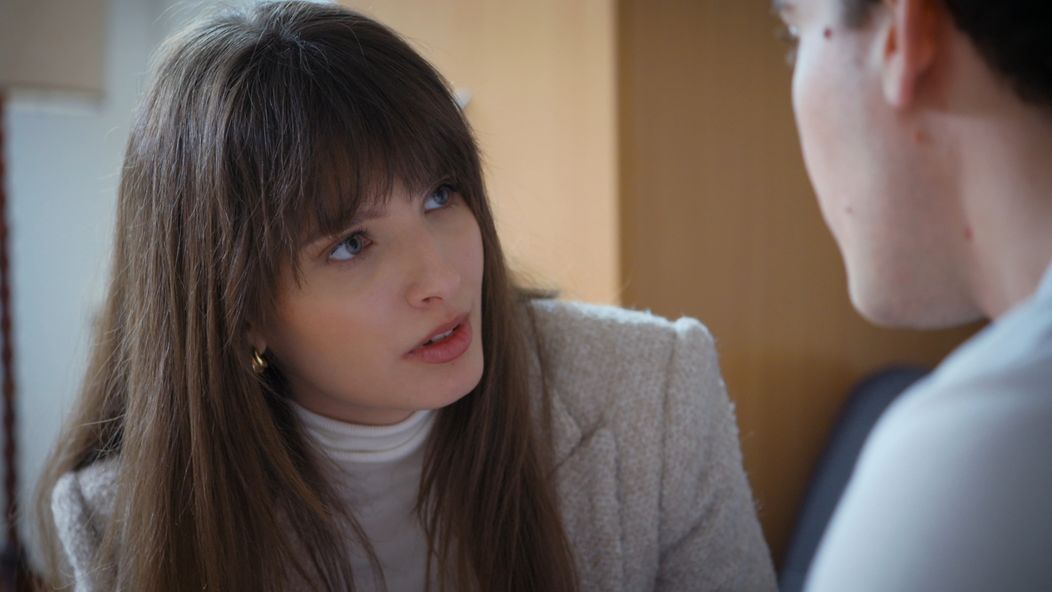 Sara Sandeva nastupuje do Jedné rodiny 