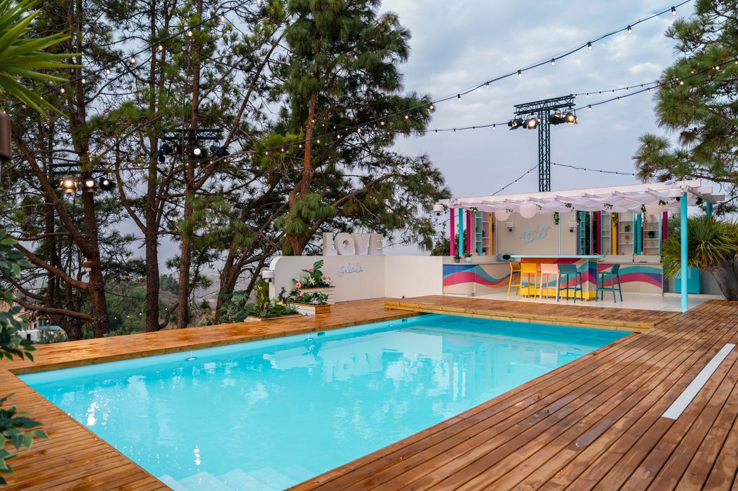 Love Island - bazén