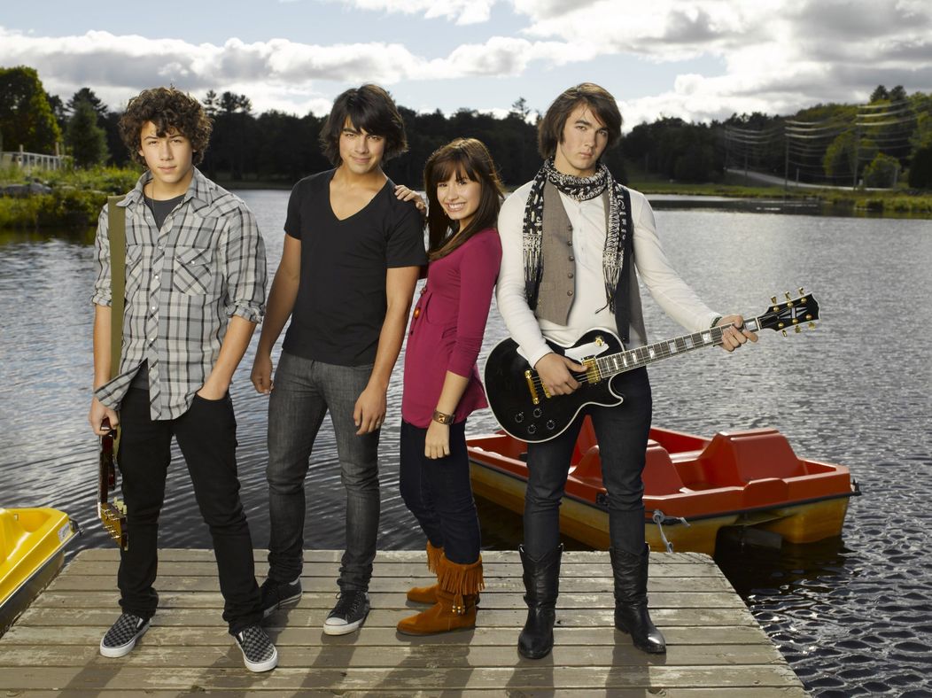 Nick Jonas, Joe Jonas, Kevin Jonas 2