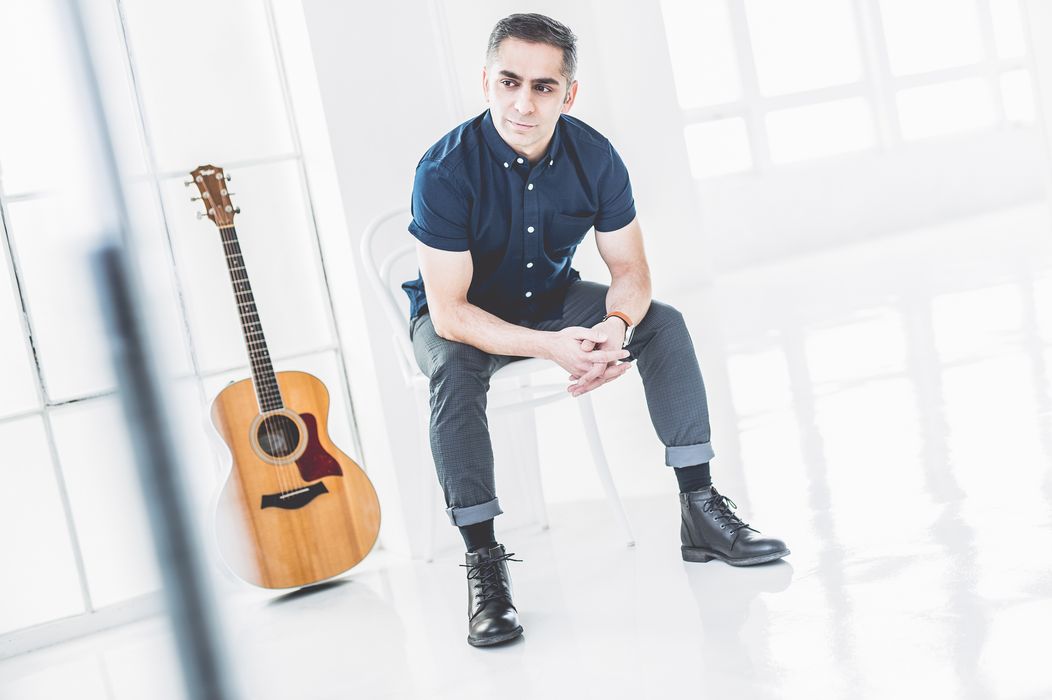 Vlasta Horváth s kytarou