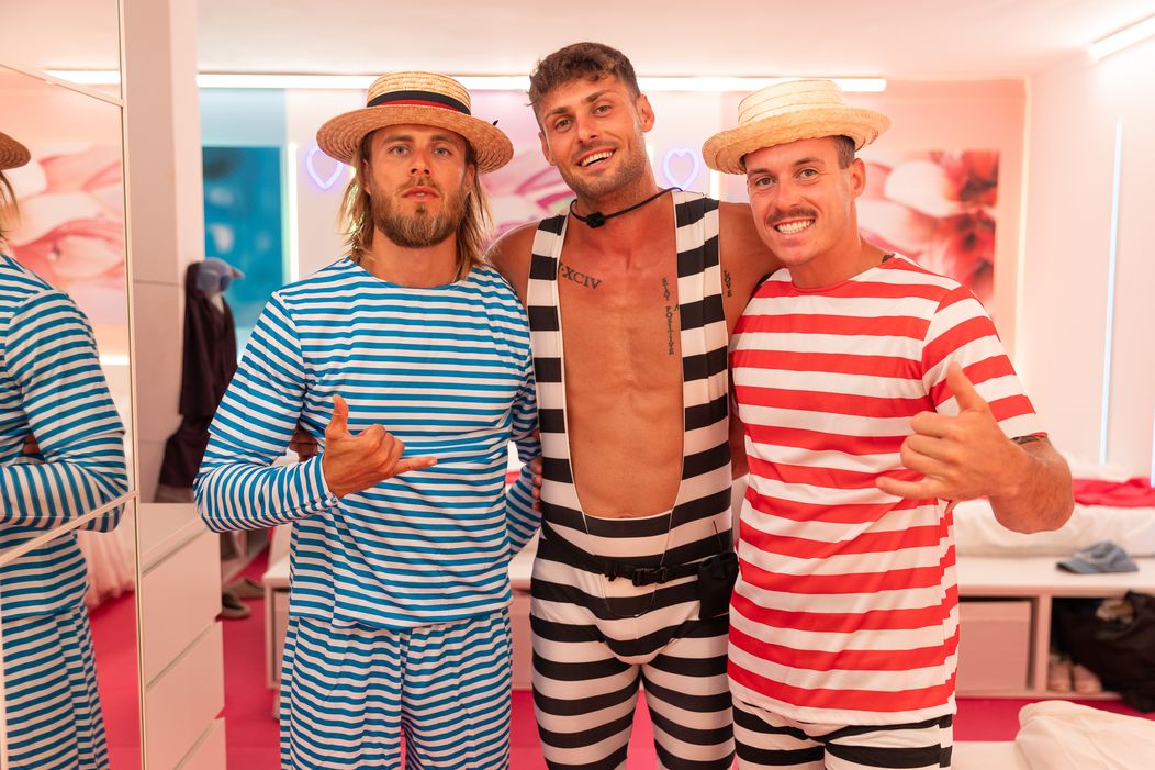 Tomáš, Dano a Trabo v retro plavkách, Love Island