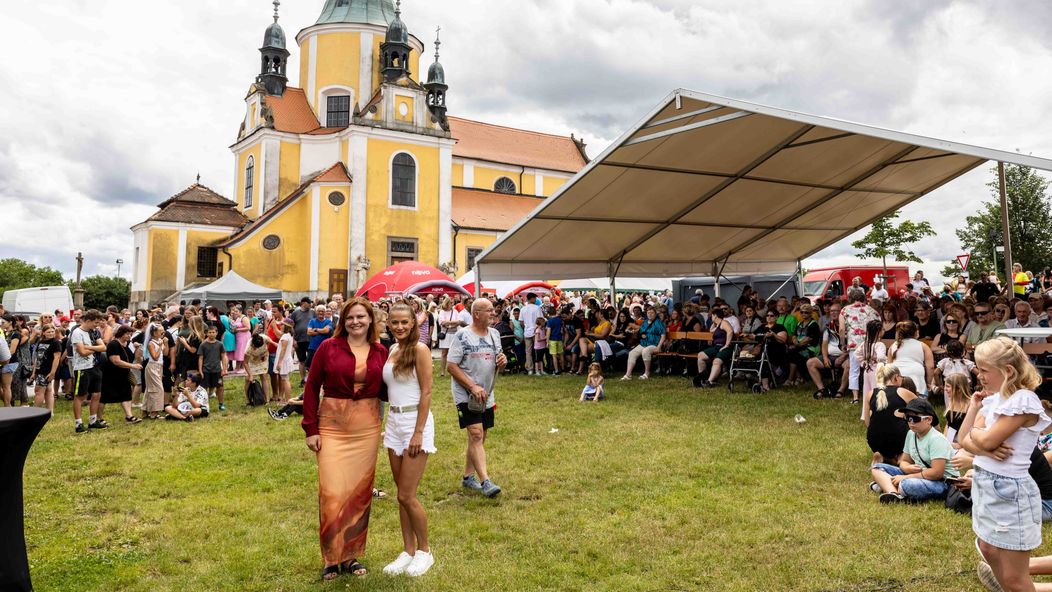 Kvízová dáma,  Šárka Vaňková a diváci na Dni s Novou v Chlumu u Třeboně