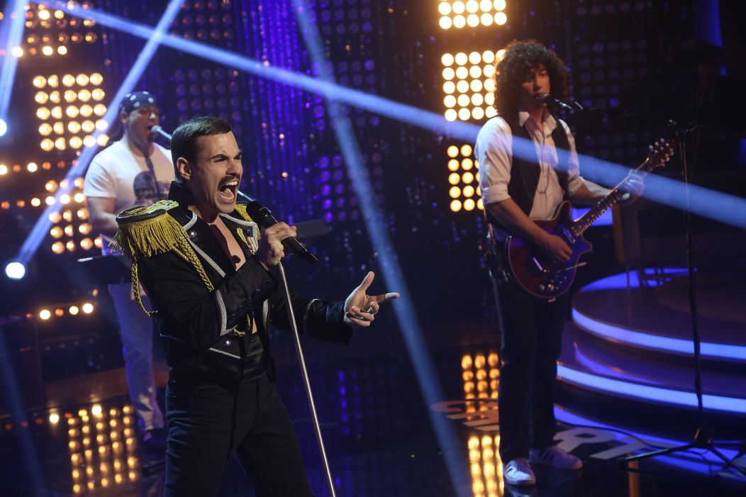 Fotogalerie GALERIE Freddie Mercury na podiu Chart Show TV Nova