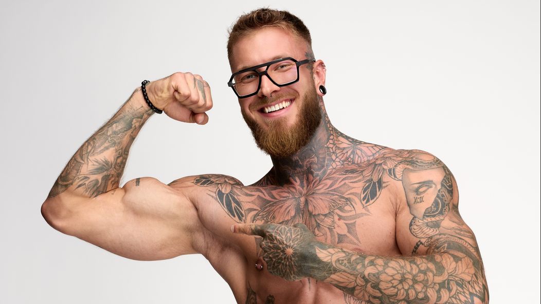 Love Island - Honza Jan Pešek (cropped)