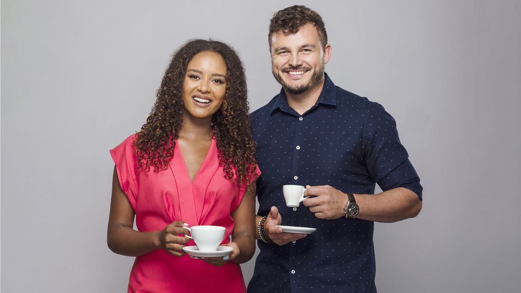 Víkendová Snídaně - moderátoři - Rebecca Diatilová a Roman Staša