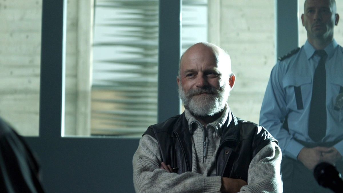 Roubal během prvního výslechu odmítá promluvit. Žádá právníka | TV Nova