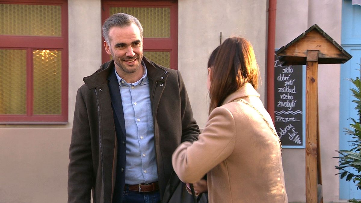 Adriana a Kokeš vyrazí v Ulici na rande. Dohromady je svedou děti
