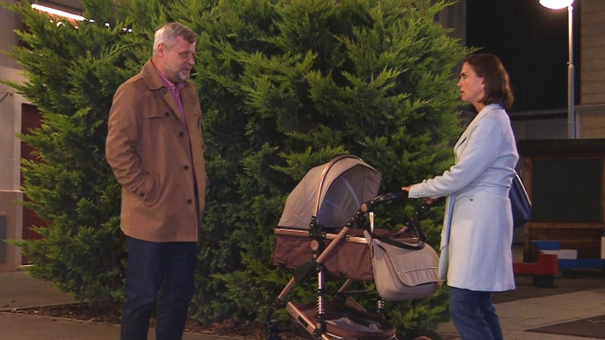Luděk v Ulici nechce, aby se Vanda vrátila k učení. Ta se tvrdě ohradí
