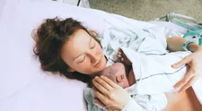 DULA U PORODU: Může rodičce opravdu pomoci? Co přesně vlastně dělá? Zdravotnické služby to nejsou