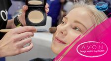 IMAGE BY AVON: Objevte nové trendy v líčení s vizážistou Pavlem Bauerem. Co teď frčí?